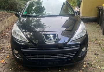 Peugeot 207 70.800 km 2.800 &euro; Essen 45309