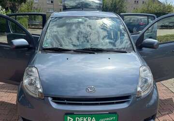 Daihatsu Sirion 124.890 km 2.399 &euro; Essen 45355